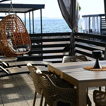 Innova Travelvir - Mobhome Ana 9 Feriehus *